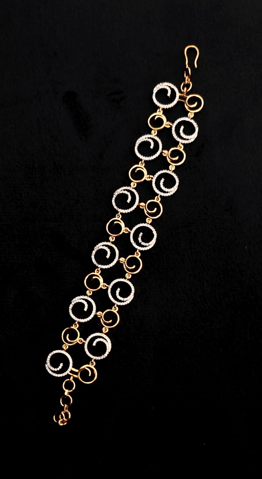 Elegant Gold and Ad Stone Antiternesh Bracelet