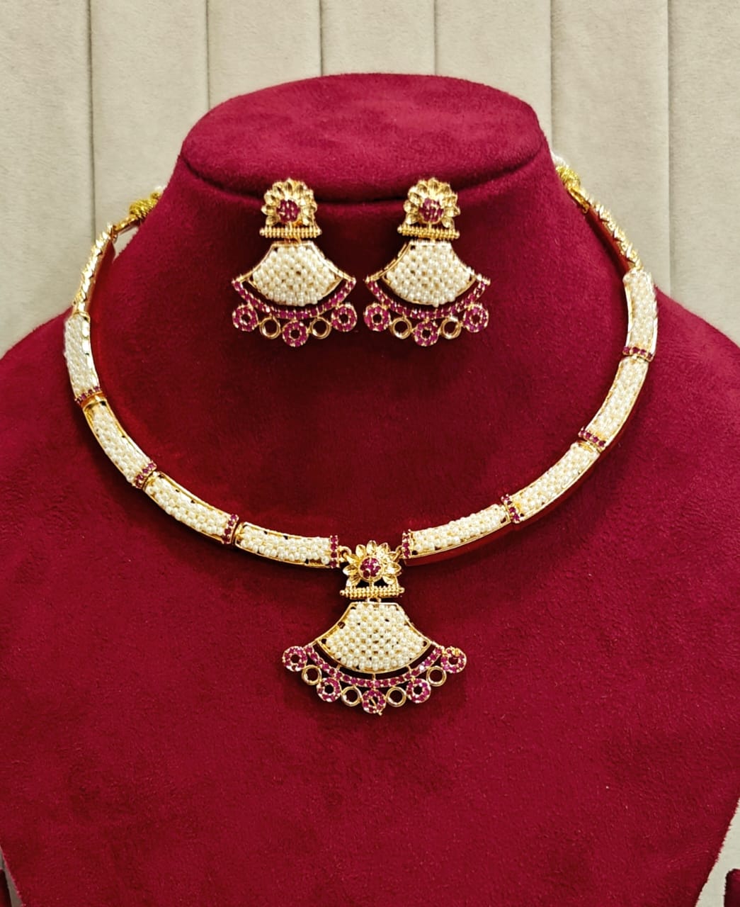 Elegant Gold-Plated Pearl and Ruby Necklace Set