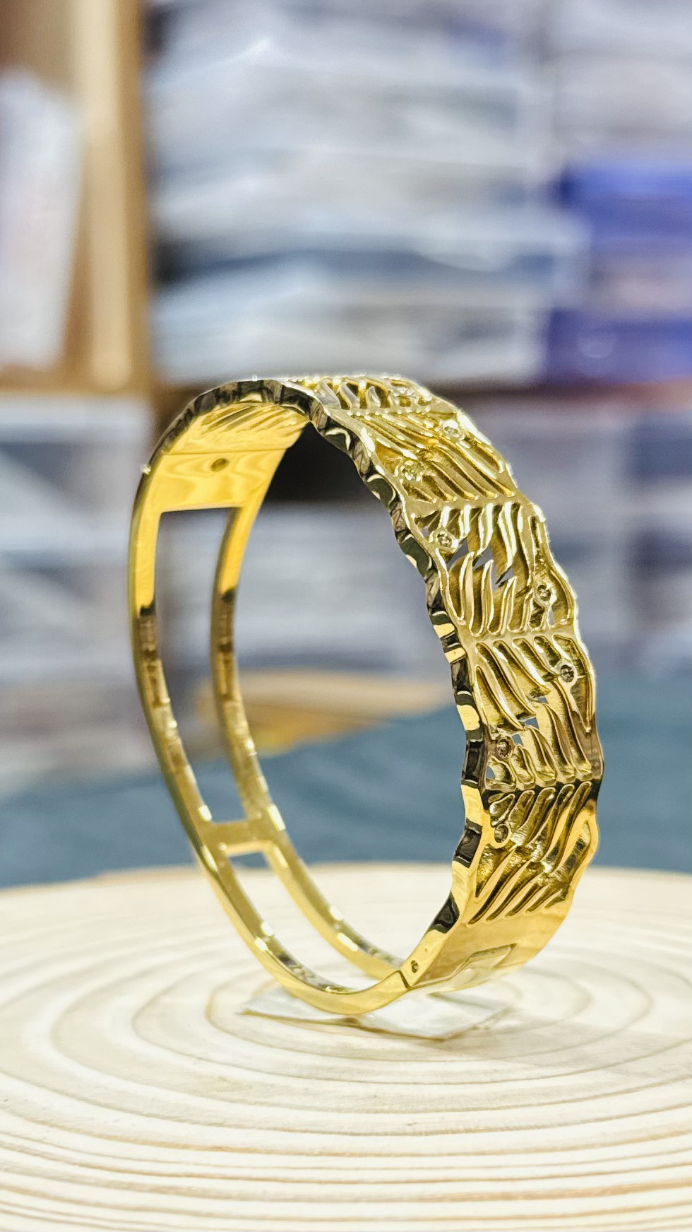 Elegant Gold-Plated Textured Bangle
