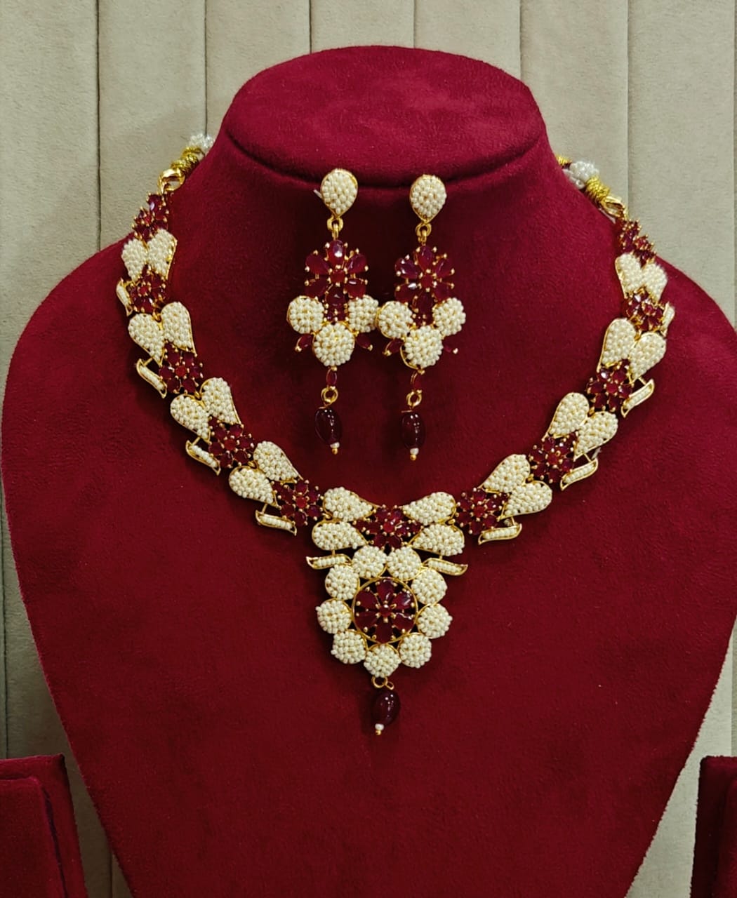 Elegant Pearl and Ruby Beaded Jewelry Set