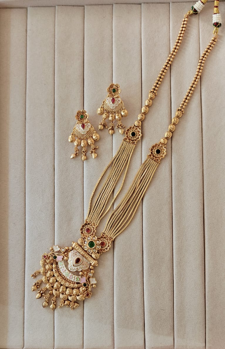 Traditional Gold-Plated Necklace Set with Earrings